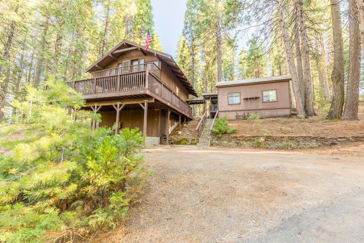 545 PENINSULA DR, LAKE ALMANOR, CA 96137, photo 1 of 29